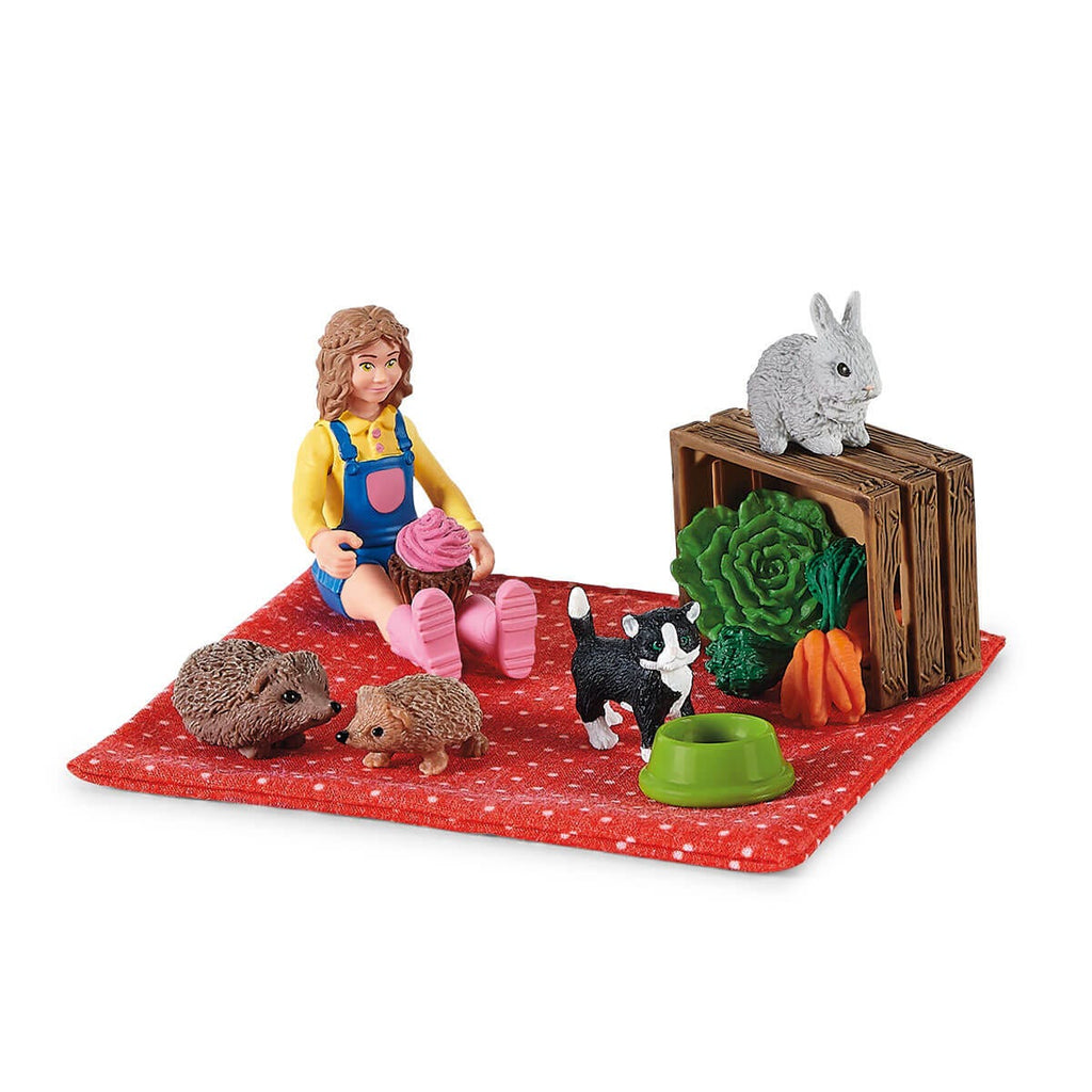Picnic with little pets